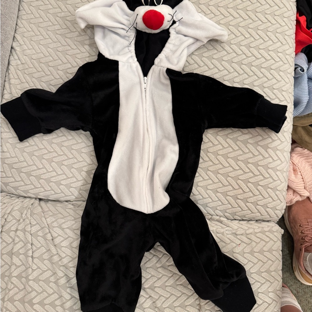 Vintage Warner Bros Studio Store Baby 6-12 months Sylvester Cat Fuzzy Costume